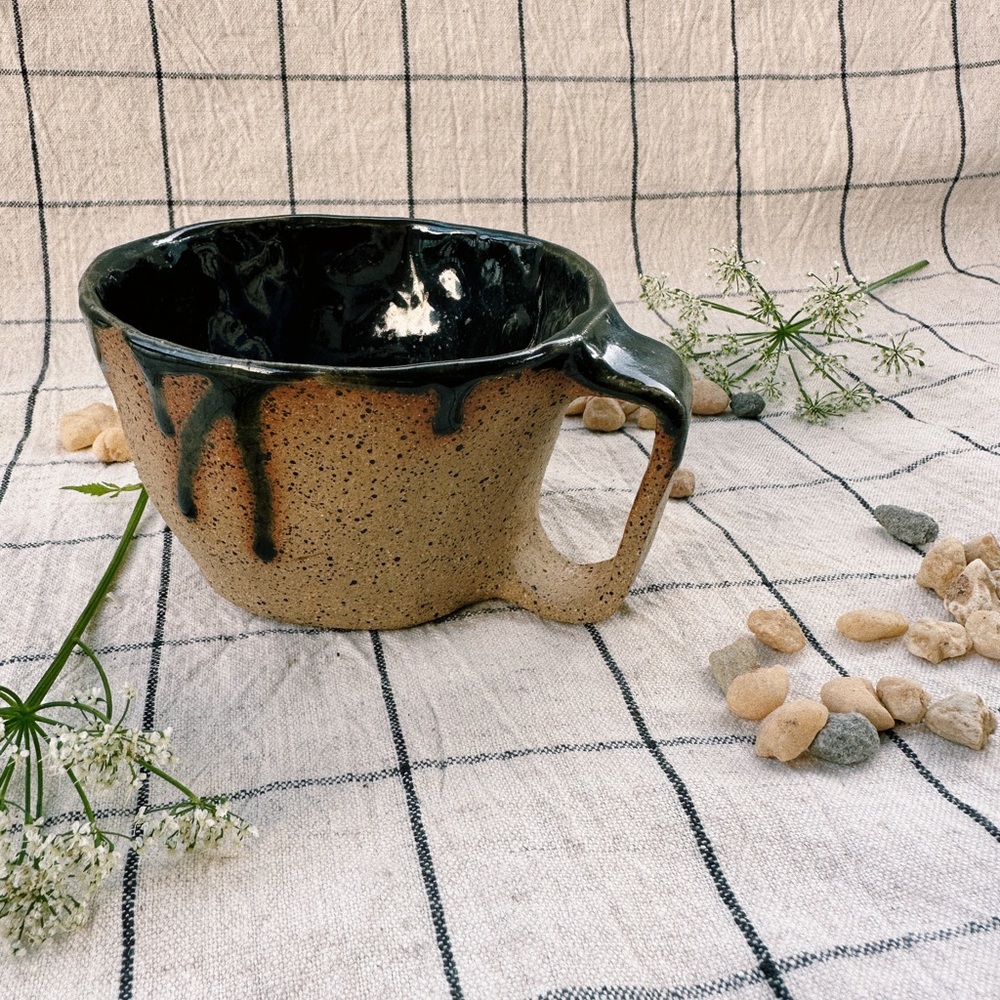 Ceramic drop mug